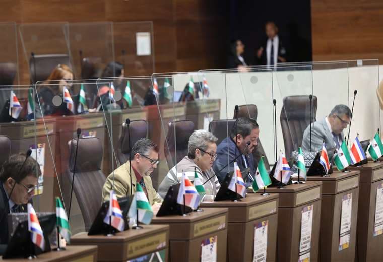 Diputados rechazan vía rápida a proyecto de jornadas 4/3