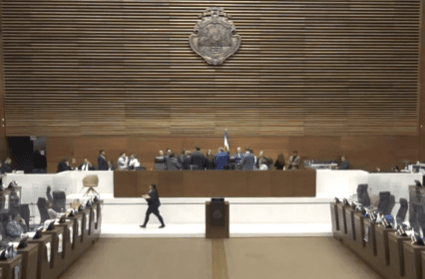 Empresarios piden al Congreso reconsiderar vía rápida a jornadas 4/3