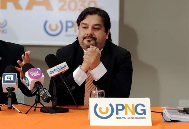 Sergio Mena anuncia que intentará ser diputado en 2026