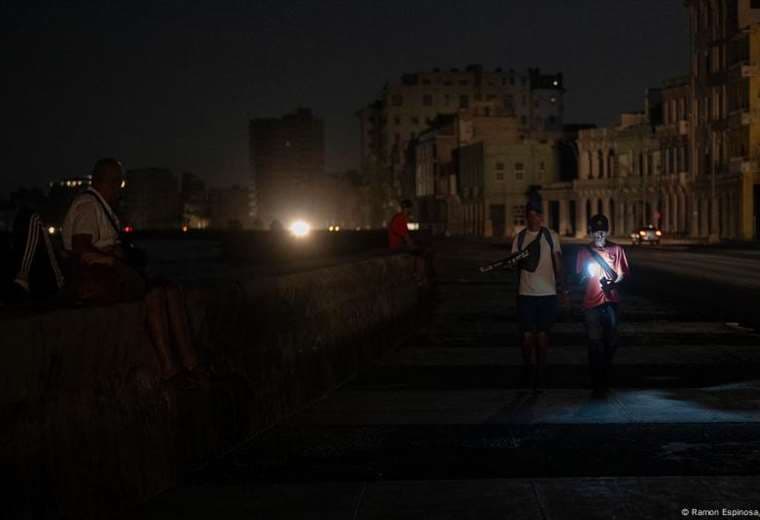 Cuba admite "muy difícil" situación en su sistema eléctrico