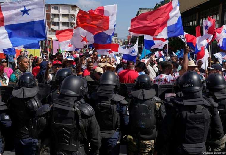 Líder sindical de Panamá pide asilo en embajada de Bolivia