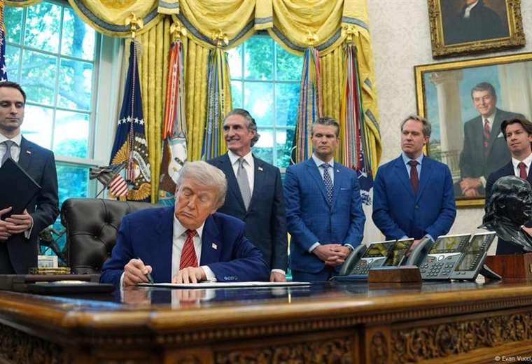 Trump reimpulsa energía nuclear civil en Estados Unidos