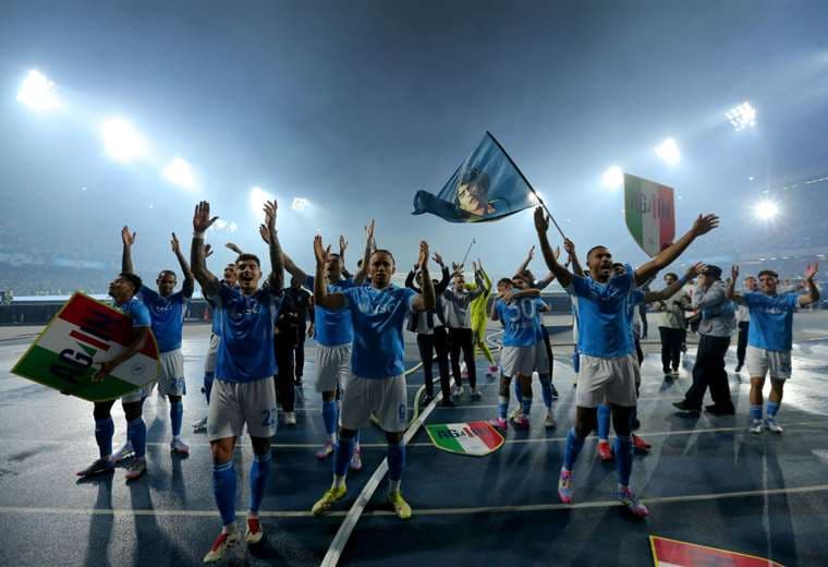 Nápoles reconquista la Serie A y destrona al Inter
