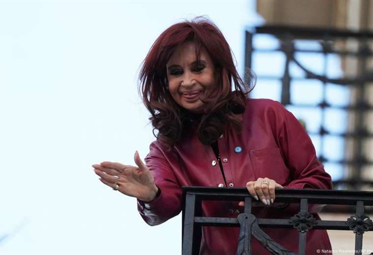 Cristina Fernández ya se encuentra detenida en Buenos Aires