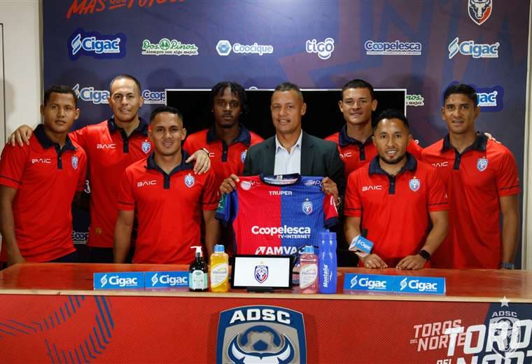 ¡Bienvenidos, toros! San Carlos presenta siete fichajes