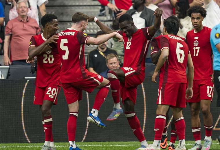 Canadá humilla a Honduras con una goleada de escándalo en Copa Oro