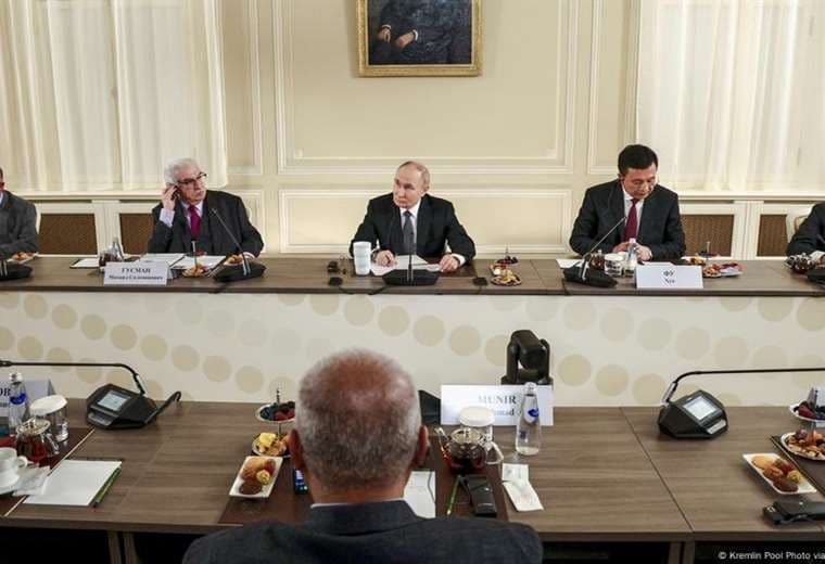 Putin dispuesto a hablar con Zelenski al final de negociaciones de paz