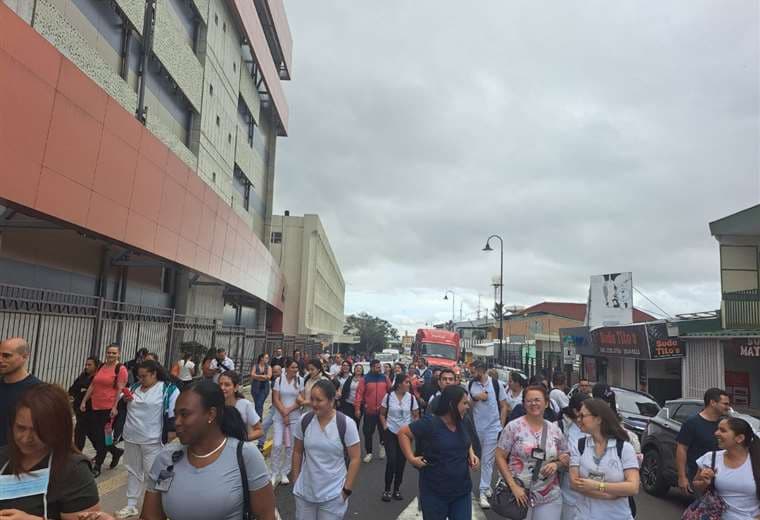 Paro de labores en CCSS en rechazo a implementación “forzada” de nuevo sistema