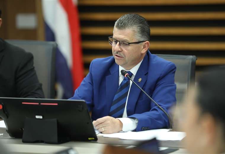 Gilberth Jiménez denuncia al fiscal Carlo Díaz tras apertura de investigación