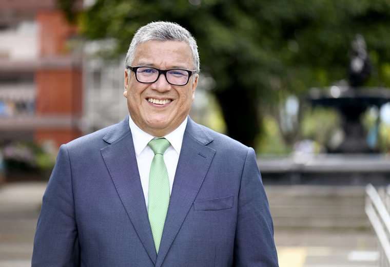 “No he cometido delito alguno”, dice rector de la UCR tras acusación