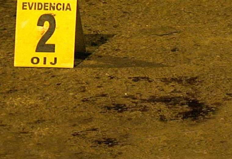 Sospechoso de narcotráfico herido de bala tras enfrentarse contra agente de OIJ