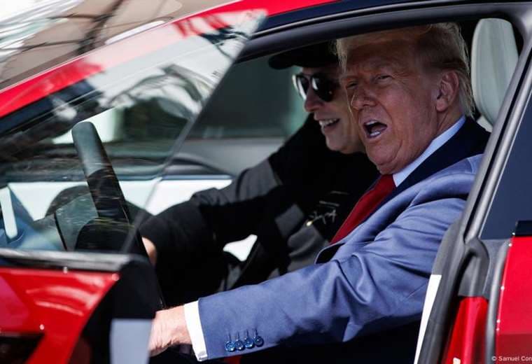 Trump llama "tren descarrilado" a Musk y anticipa fracaso de su partido